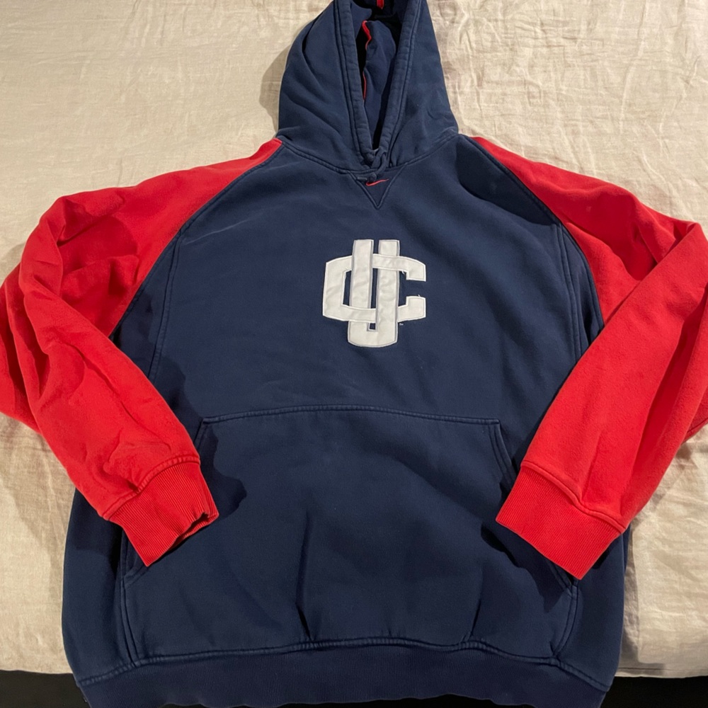 Nike Sweatshirt. UCONN